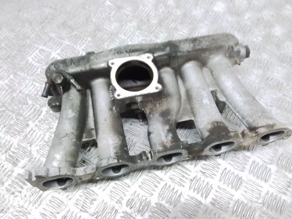 Volvo XC70 Kolektorius įsiurbimo 