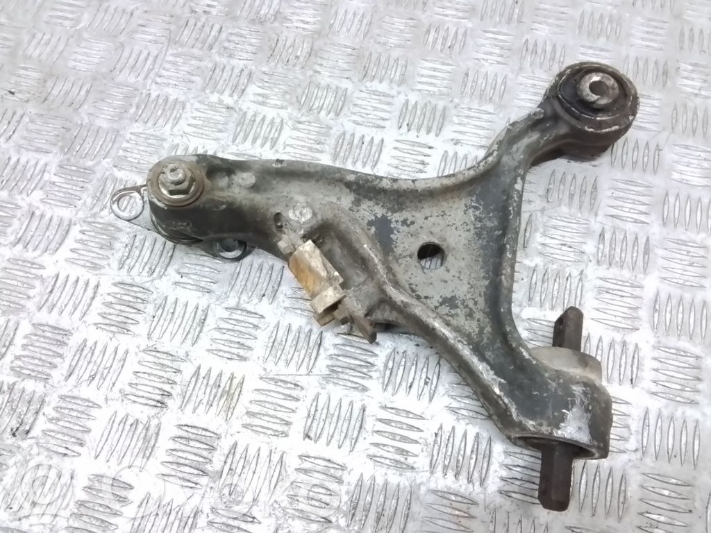 Volvo V70 Front lower control arm/wishbone 