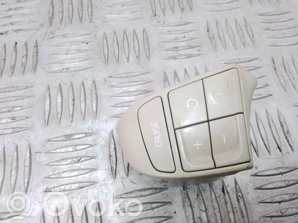 Volvo S80 Steering wheel buttons/switches 