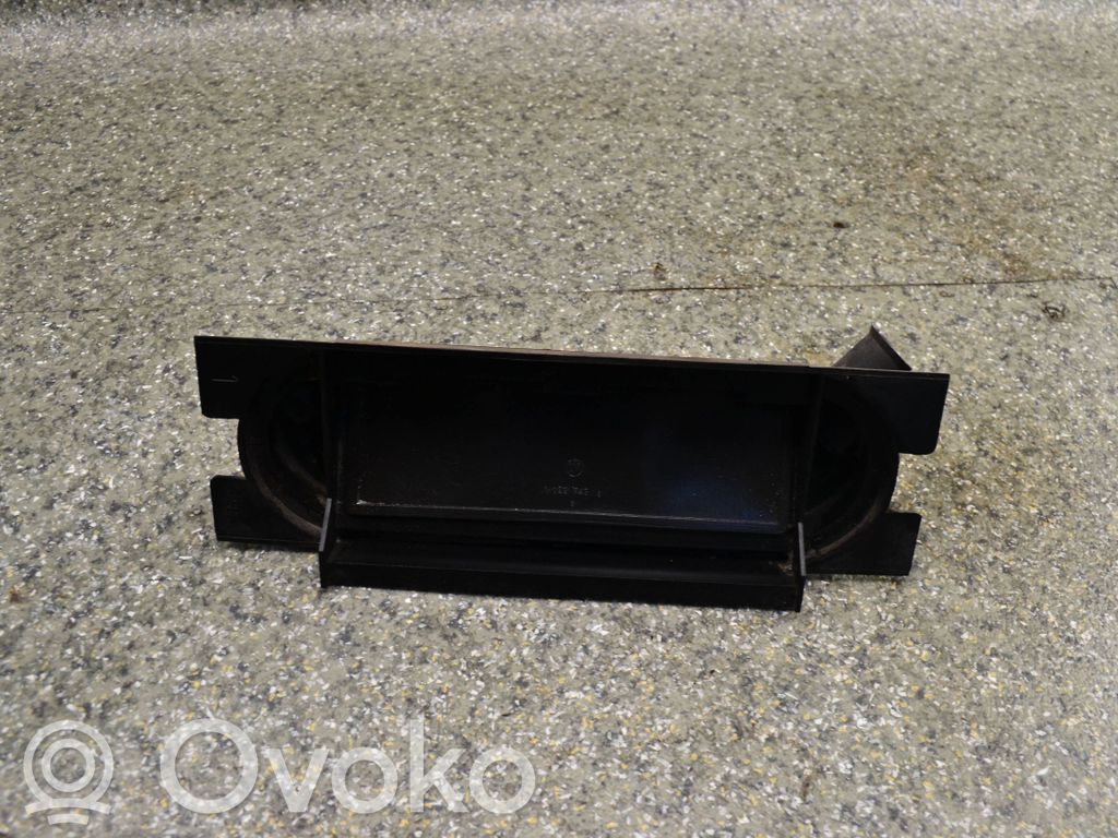 BMW 3 E30 Untere Seitenverkleidung Kofferraum 