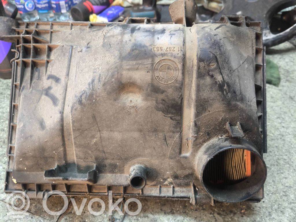 BMW 5 E28 Ilmansuodattimen kotelo 