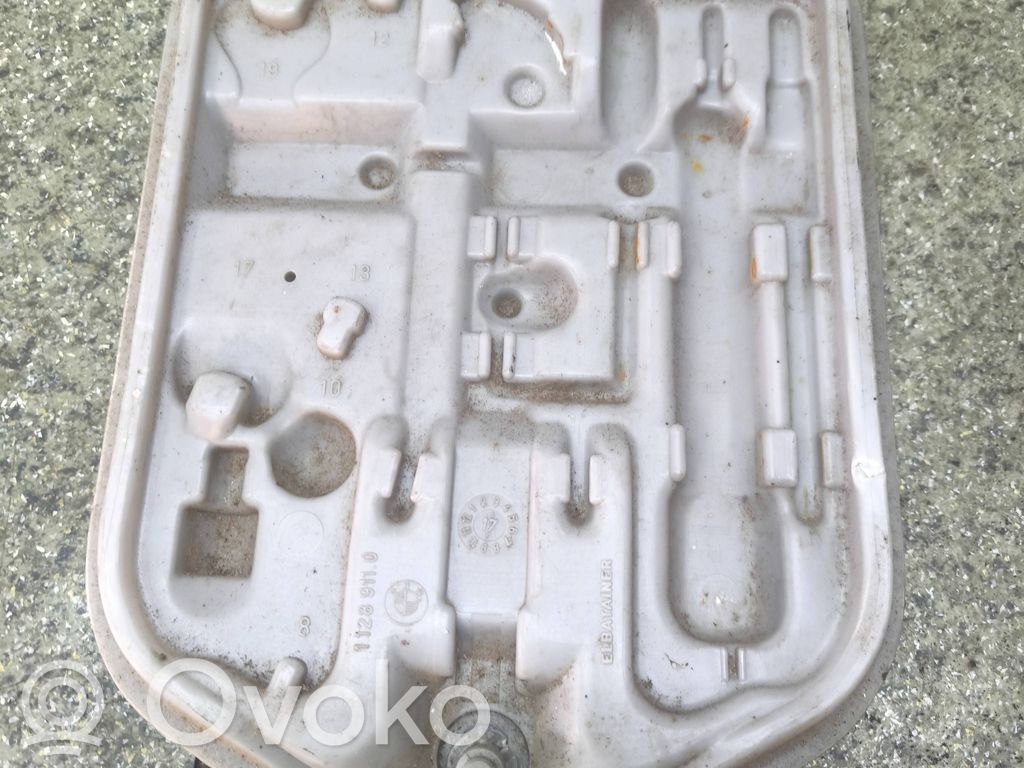 BMW 3 E30 Tool box 
