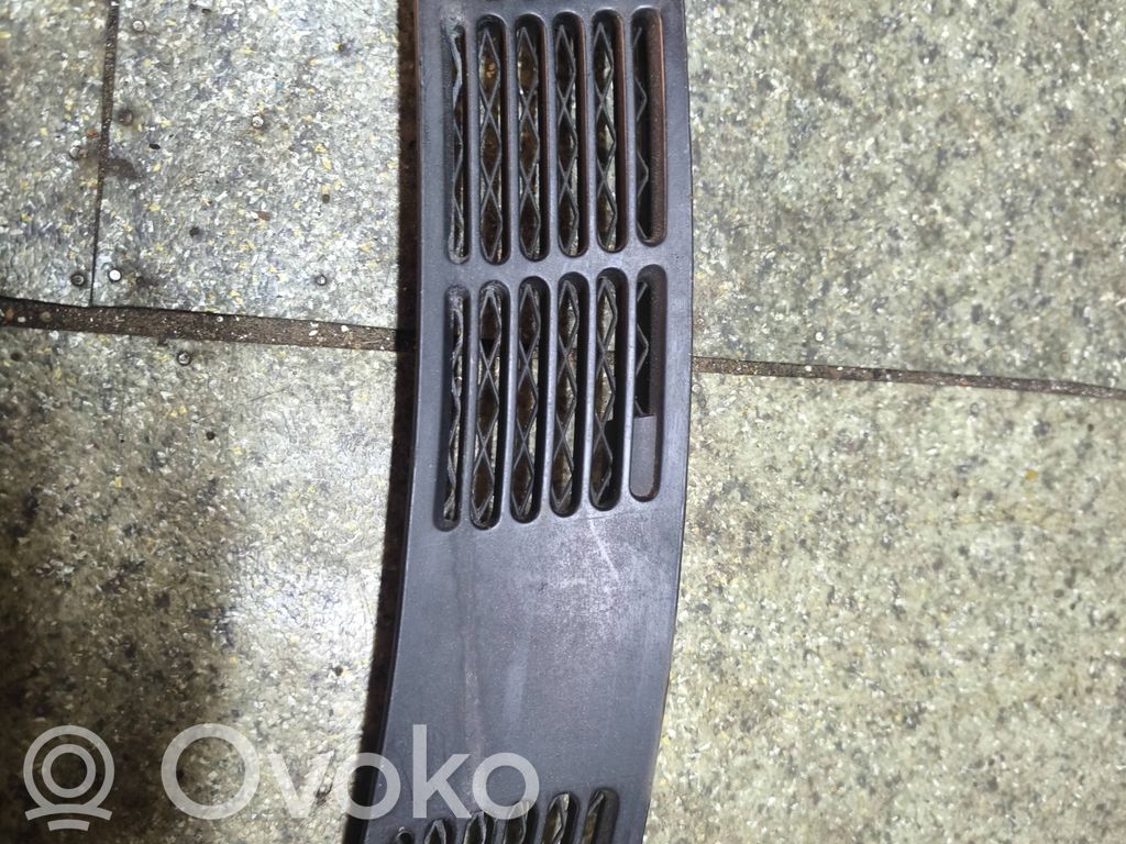 BMW 3 E30 Rivestimento del tergicristallo 