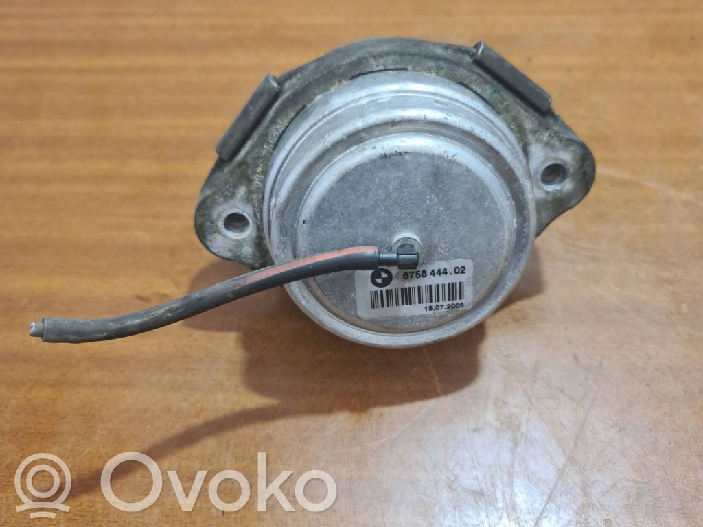 Engine mount bracket   6758444,15072005