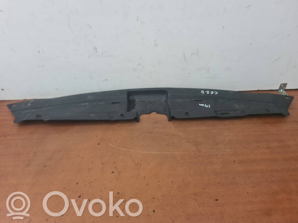 KIA Ceed Radiatorių apdaila 