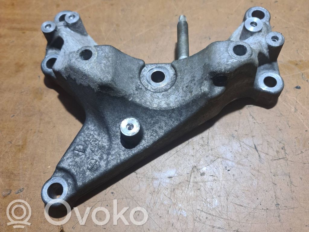 Ford Transit Engine mounting bracket 