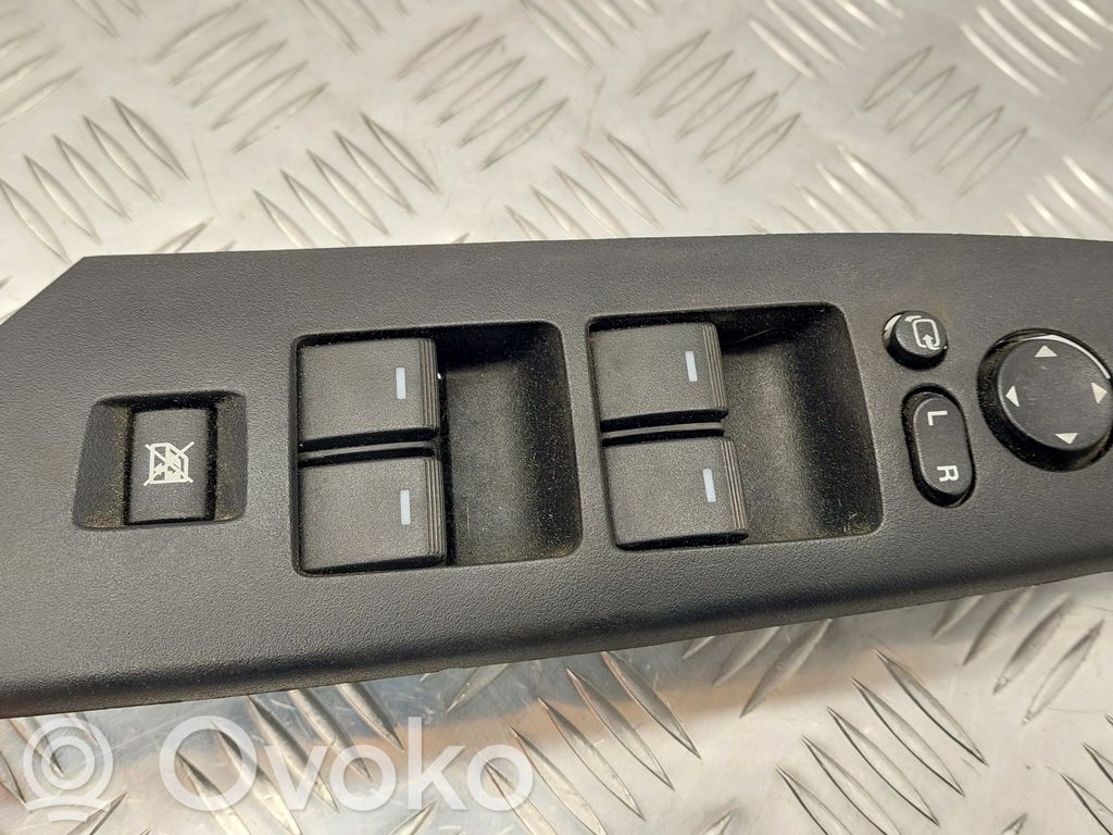 Mazda 3 II Electric window control switch 