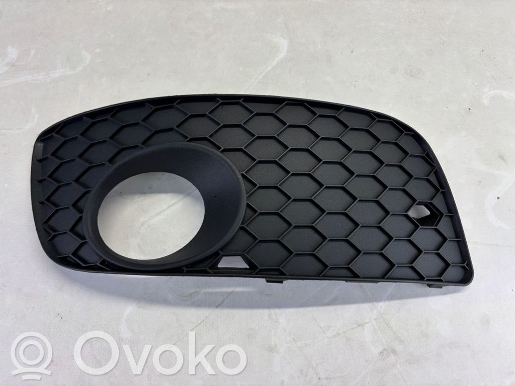 Volkswagen Golf V Etusumuvalon ritilä 