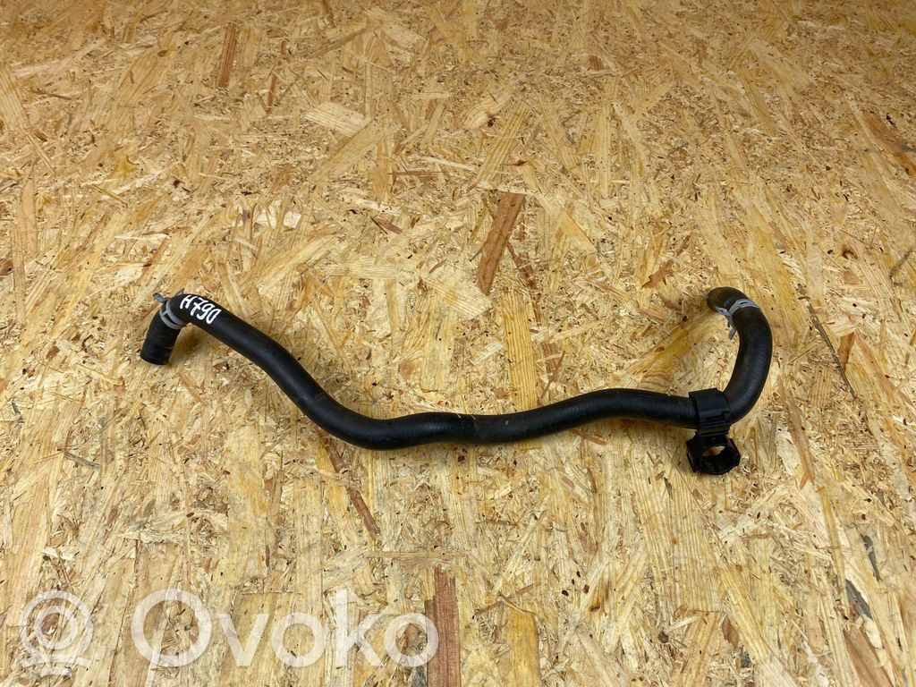 Volvo XC40 Engine coolant pipe/hose 