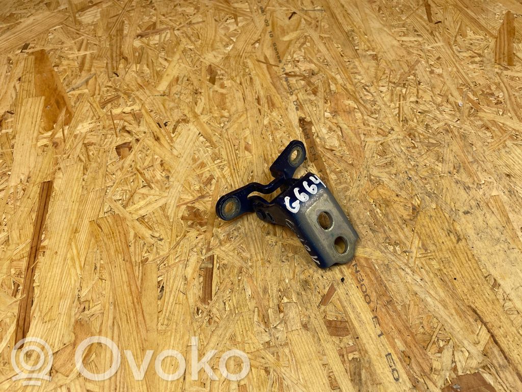 Renault Clio V Front door upper hinge 