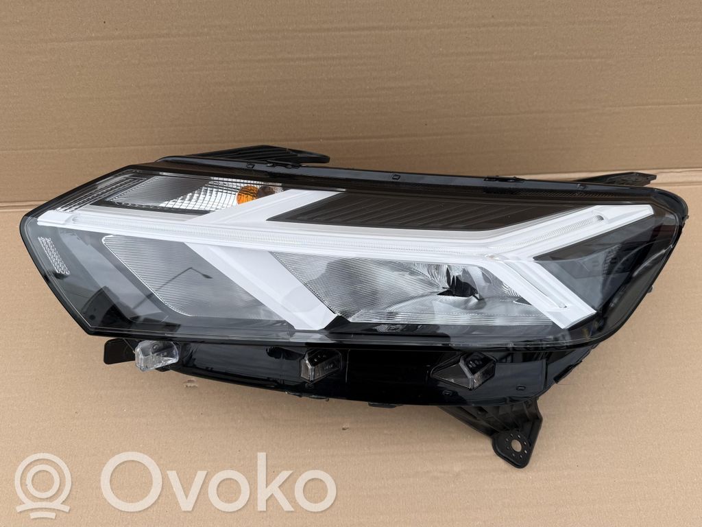 Dacia Sandero III Lampa przednia 