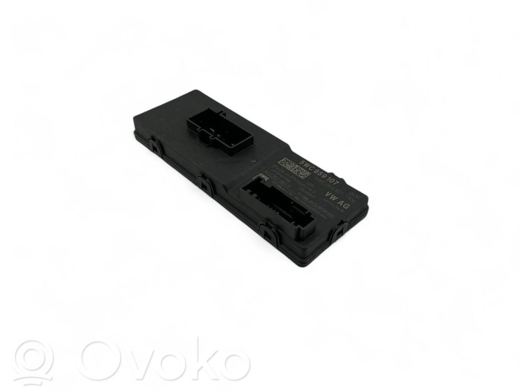 Volkswagen Golf VIII Tailgate/trunk control unit/module 