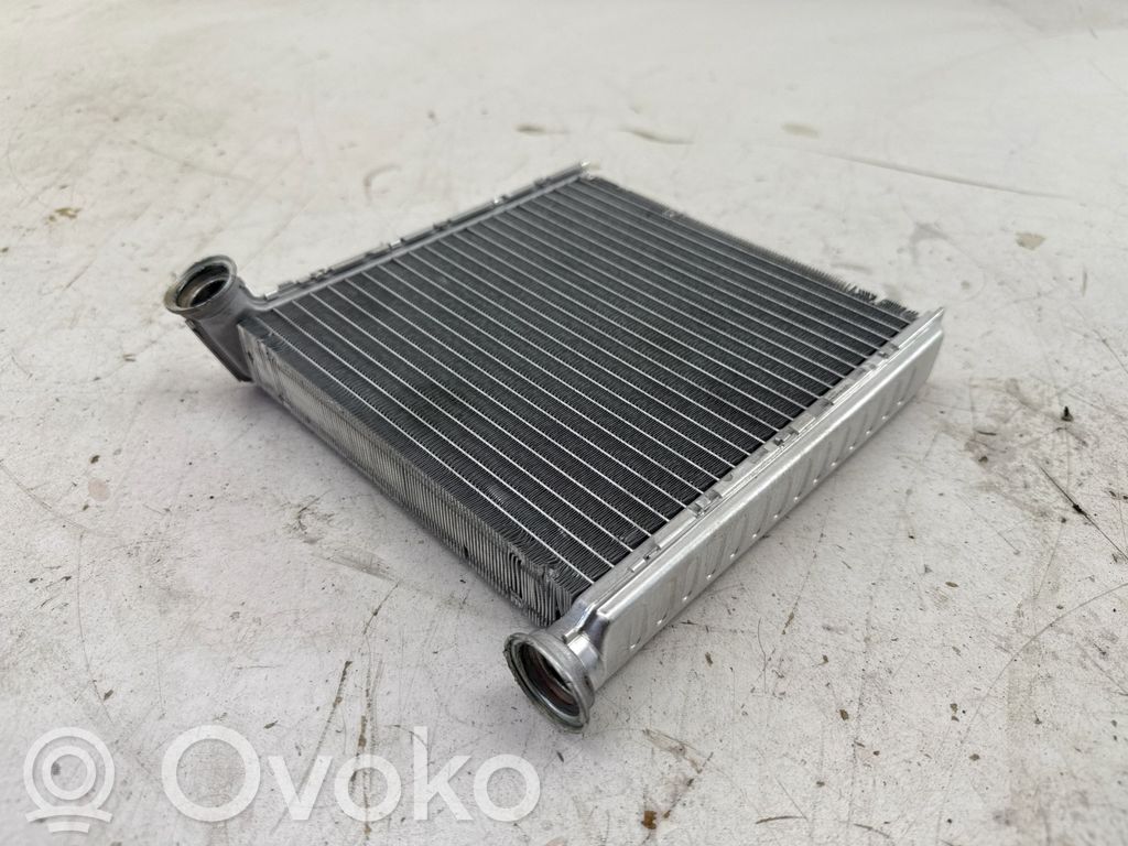 Volkswagen Golf VIII Pečiuko radiatorius 