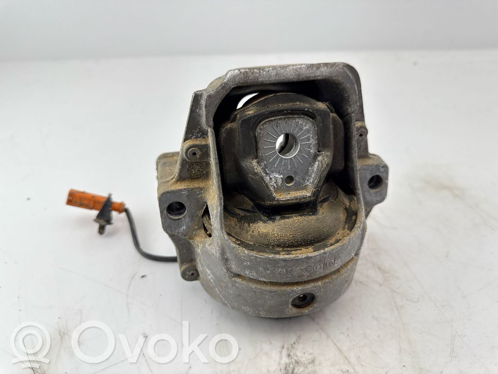 Audi A6 C7 Moottorin kiinnikekorvake 
