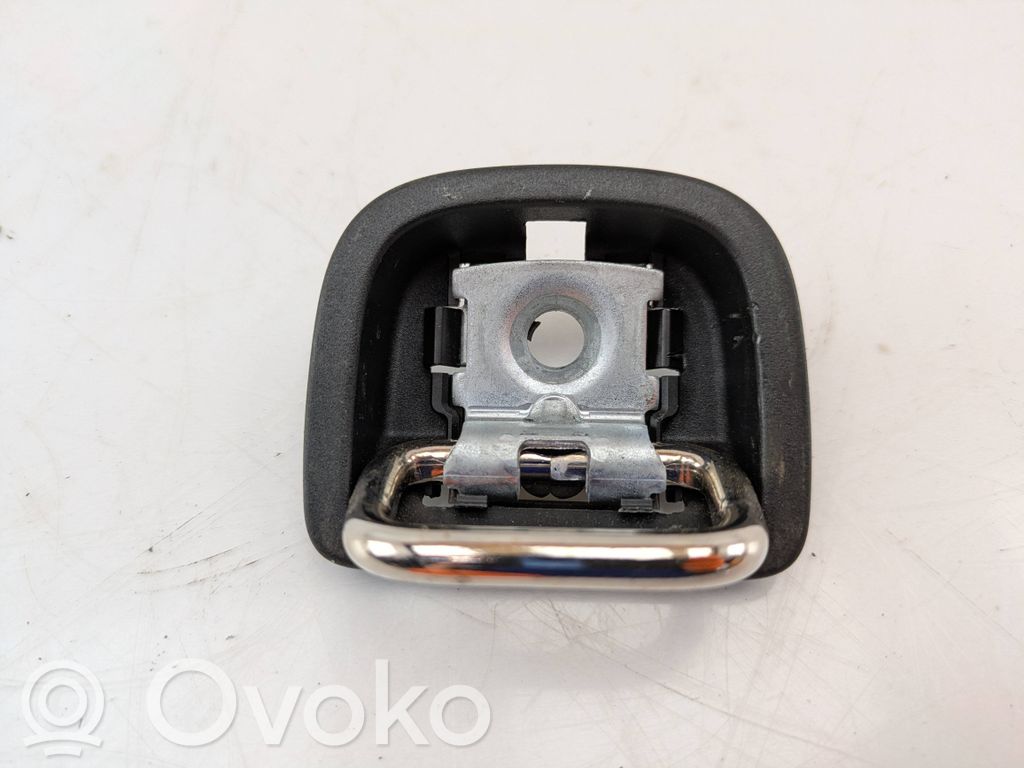 Tie down hook / loop   8V0863503C