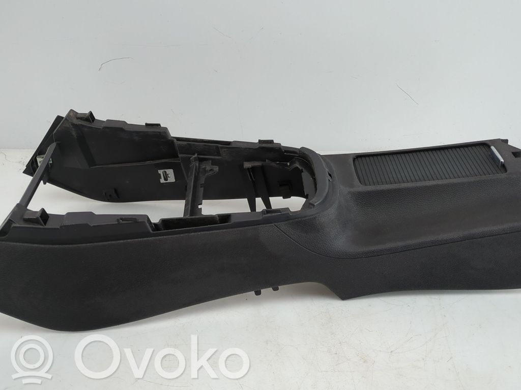 Volkswagen Golf VI Center console 