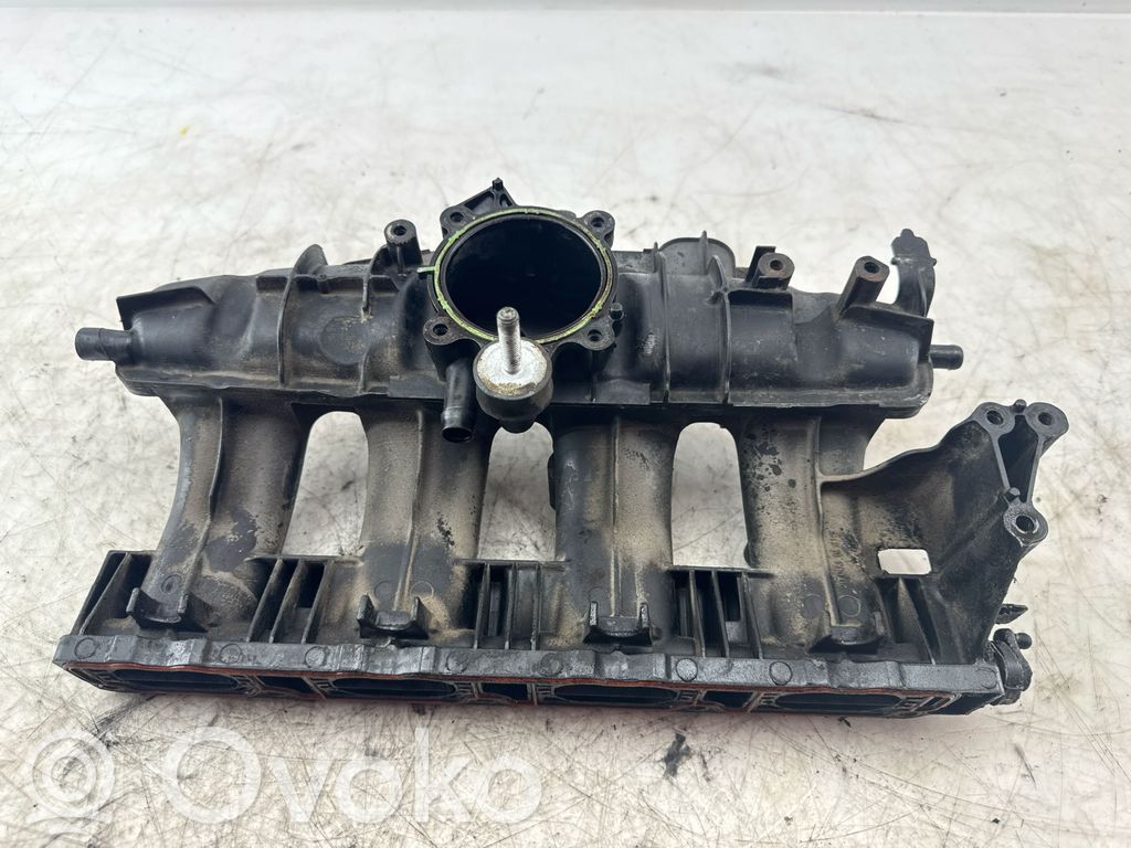 Audi A3 S3 8P Kolektorius įsiurbimo 