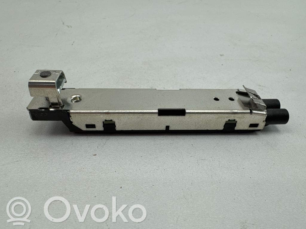 Volkswagen Golf VIII Amplificator antenă aeriană 