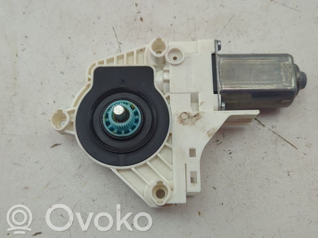 Silnik regulatora szyby drzwi przednich   A71739112
