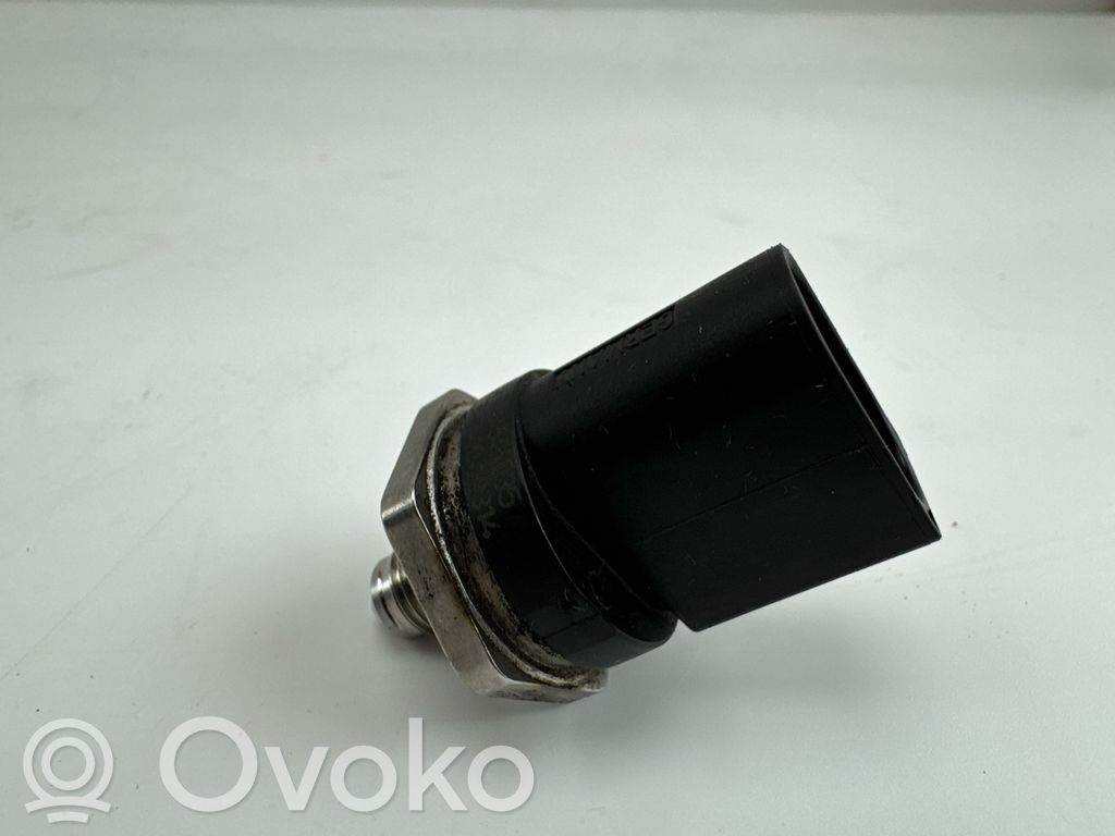 Volkswagen Golf VI Fuel pressure sensor 