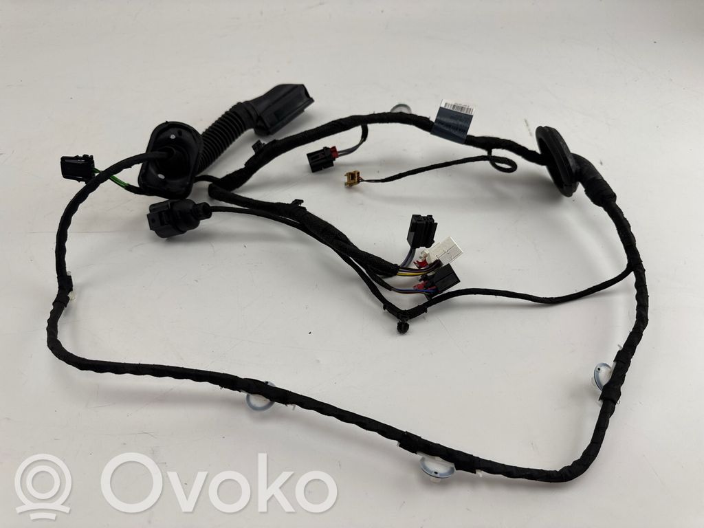 Audi Q2 - Cableado de puerta trasera 