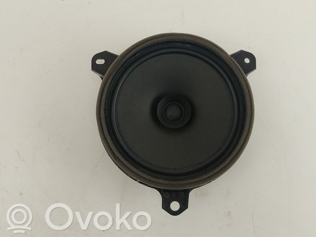 Toyota Yaris XP210 Altavoz de la puerta delantera 
