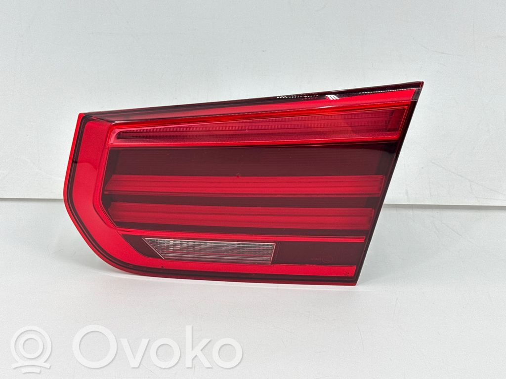 BMW 3 F30 F35 F31 Aizmugurējais lukturis pārsegā 