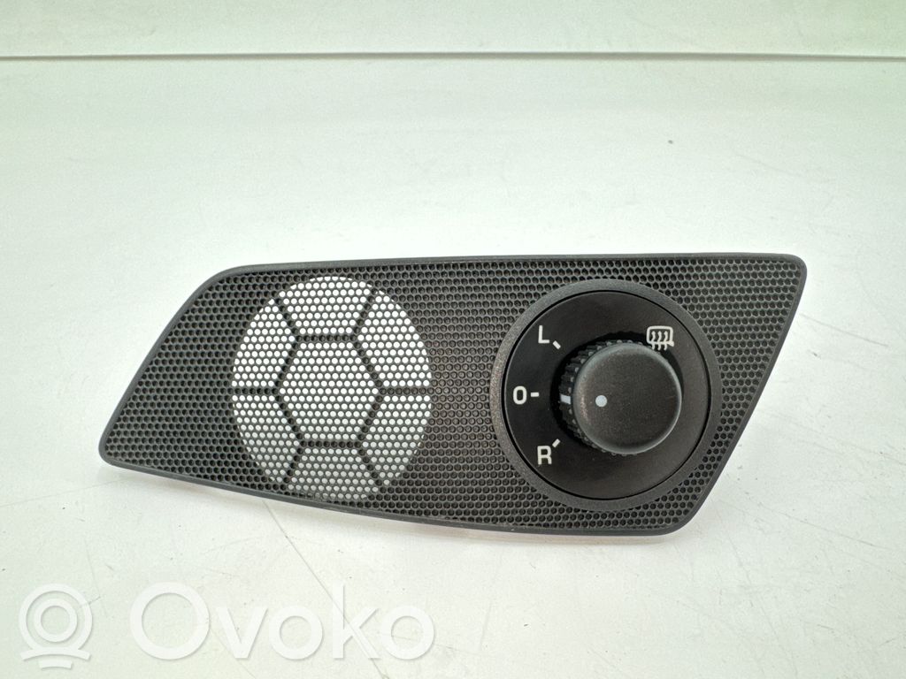 Skoda Octavia Mk2 (1Z) Veidrodėlių jungtukas 