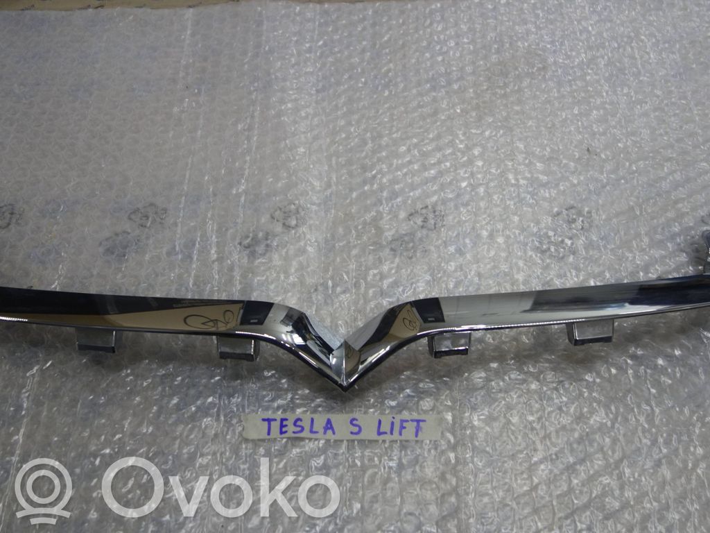 Tesla Model S Front grill 