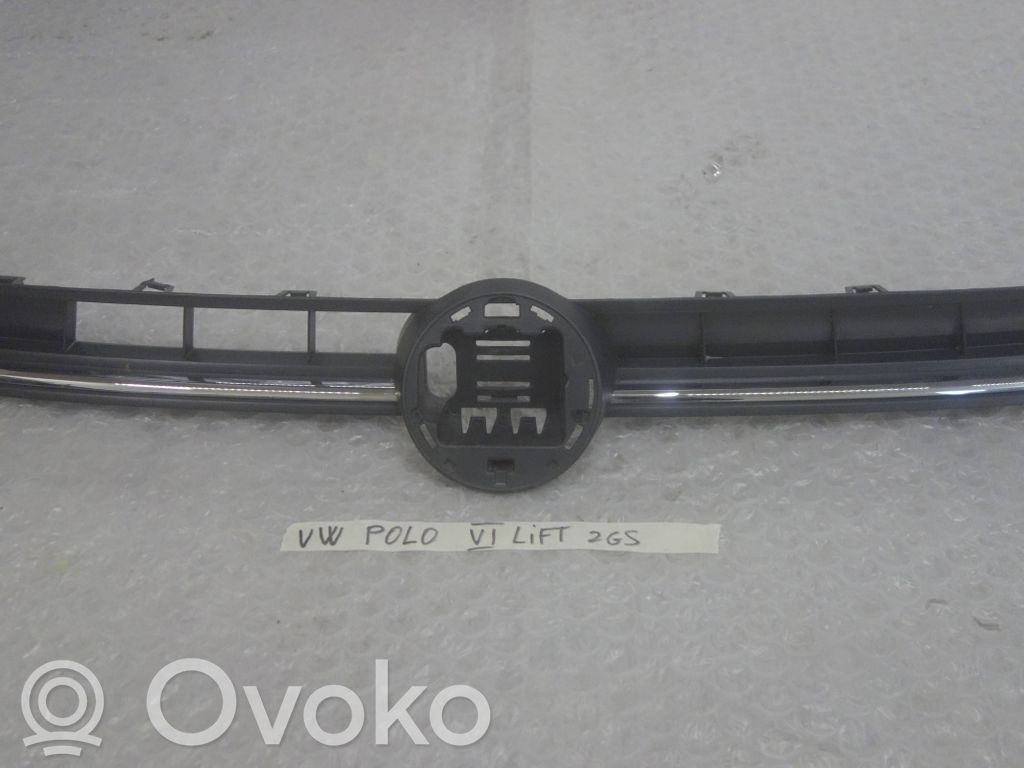 Volkswagen Polo VI Maskownica / Grill / Atrapa górna chłodnicy 