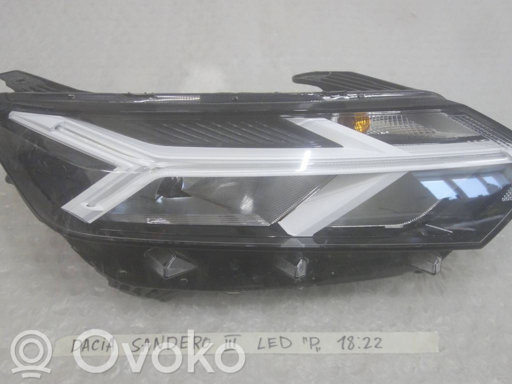 Dacia Sandero III Lampa przednia 