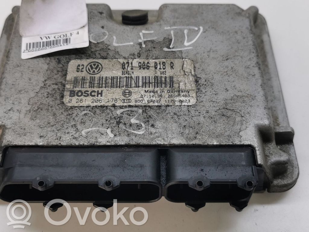 Volkswagen Golf IV Engine control unit/module 