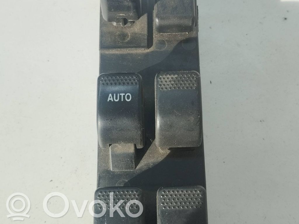 Subaru Legacy Electric window control switch 