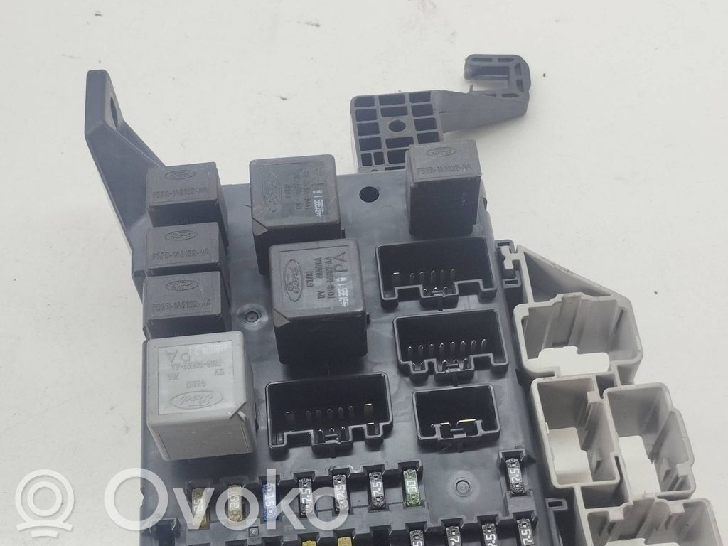 Ford Mondeo Mk III Fuse module 