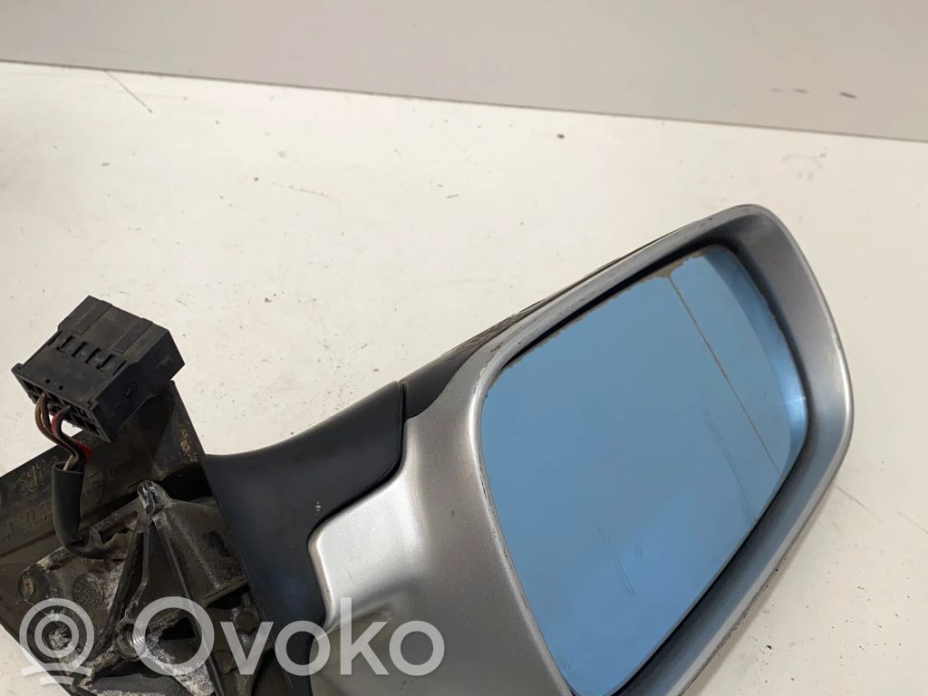 Audi A4 S4 B5 8D Elektryczne lusterko boczne drzwi przednich 