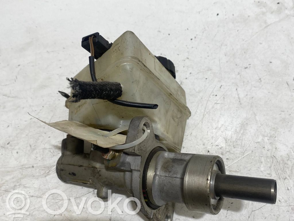 Mercedes-Benz E W210 Master brake cylinder 