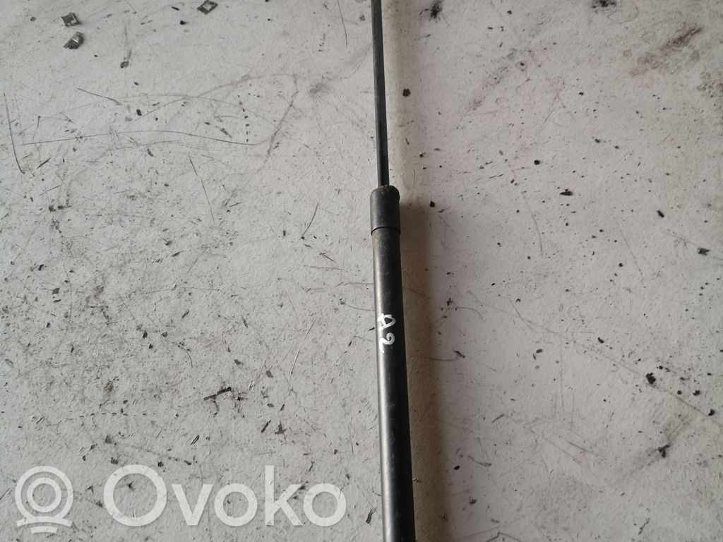 Audi A2 Amortizatorius galinio dangčio 