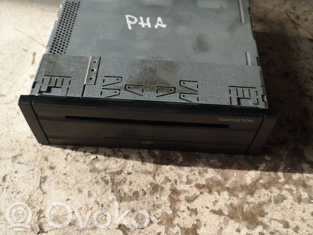 Volkswagen Phaeton Navigation unit CD/DVD player 