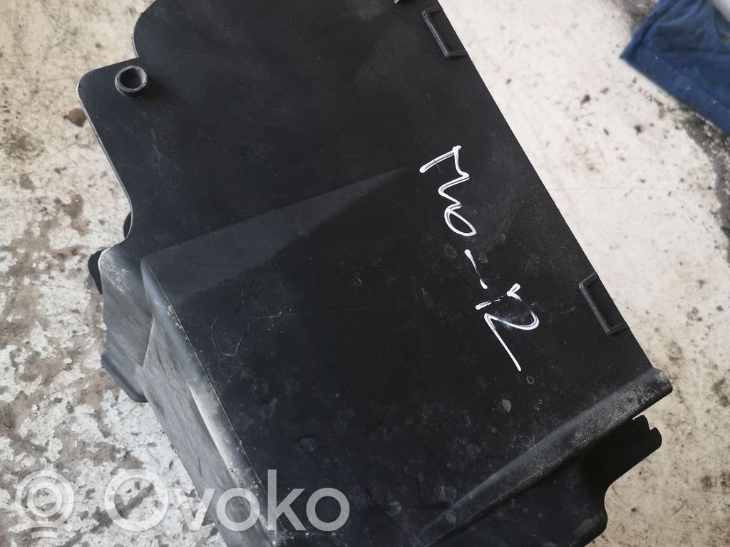 Ford Mondeo MK IV Akkulaatikon alusta 