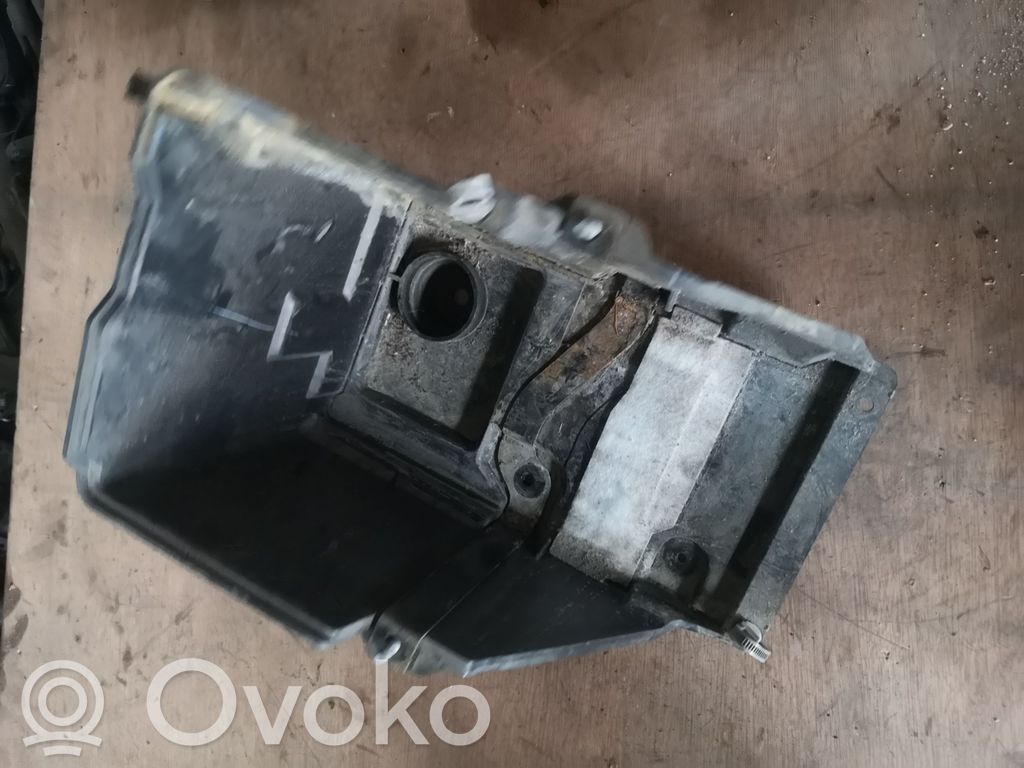 Mazda 3 II Akumuliatoriaus tvirtinimo padas 