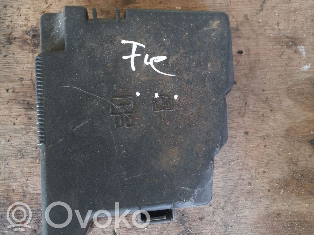 Ford Fiesta Tapa de caja de fusibles 