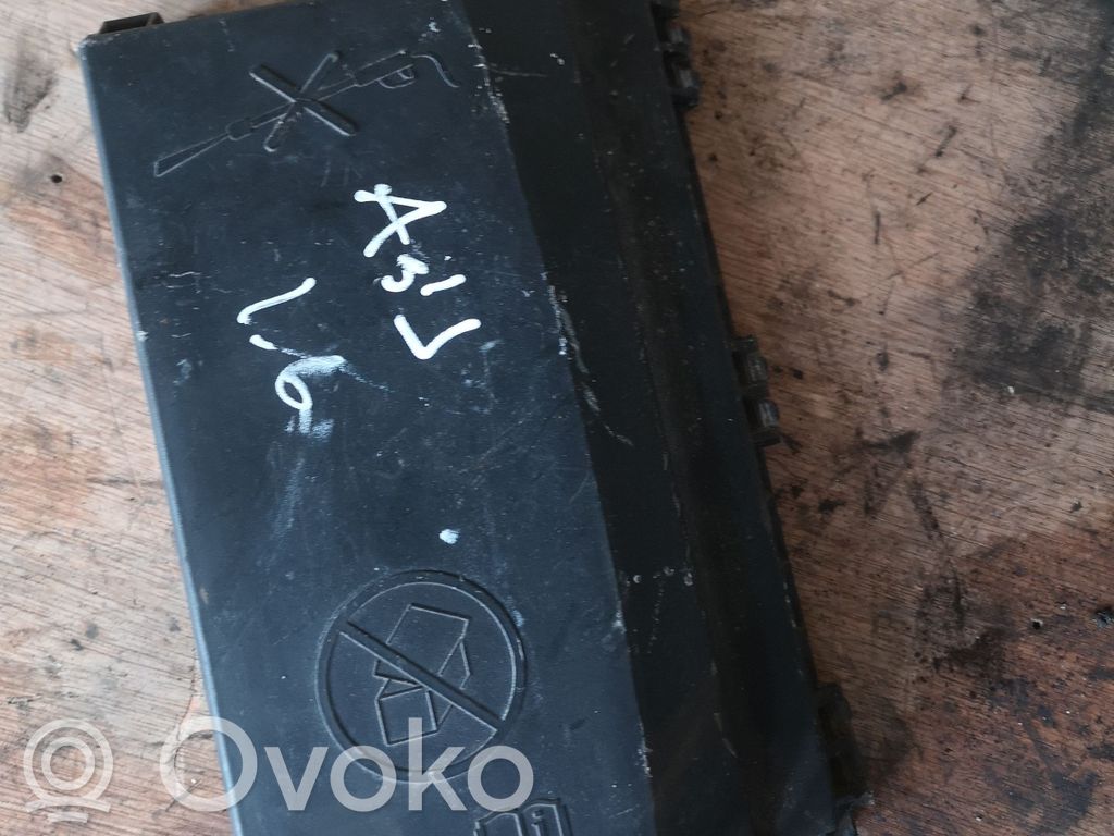 Opel Astra J Fuse box cover 