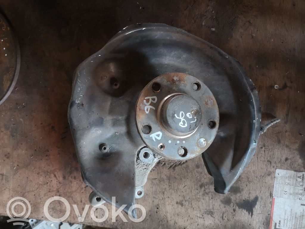 Volkswagen PASSAT B6 Cubo de rueda trasera 