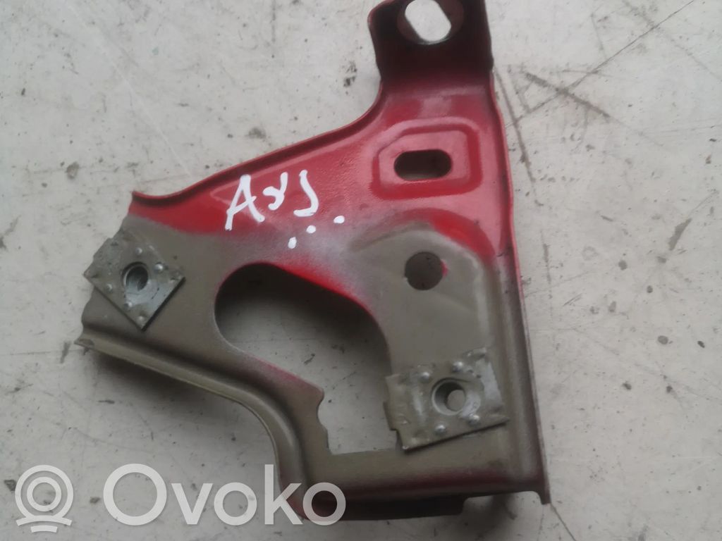 Opel Astra J Uchwyt / Mocowanie błotnika przedniego 