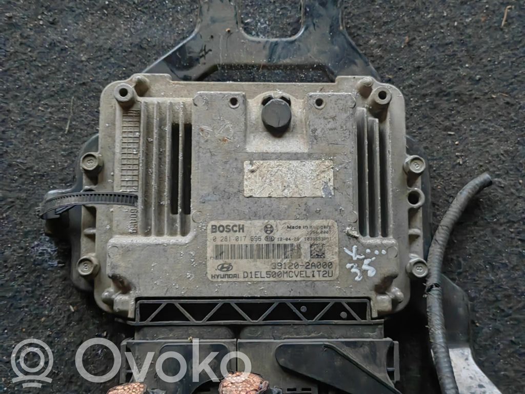 Hyundai ix35 Engine control unit/module 