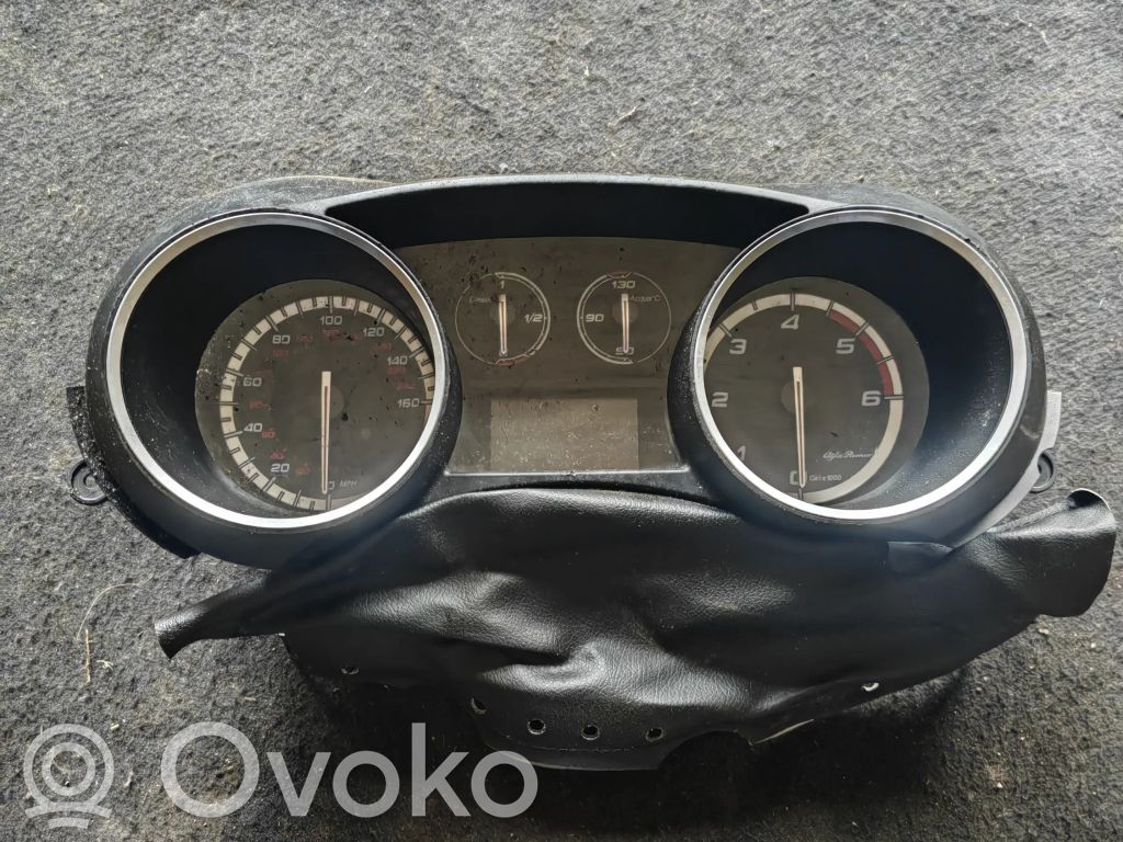 Alfa Romeo Giulietta Speedometer (instrument cluster) 