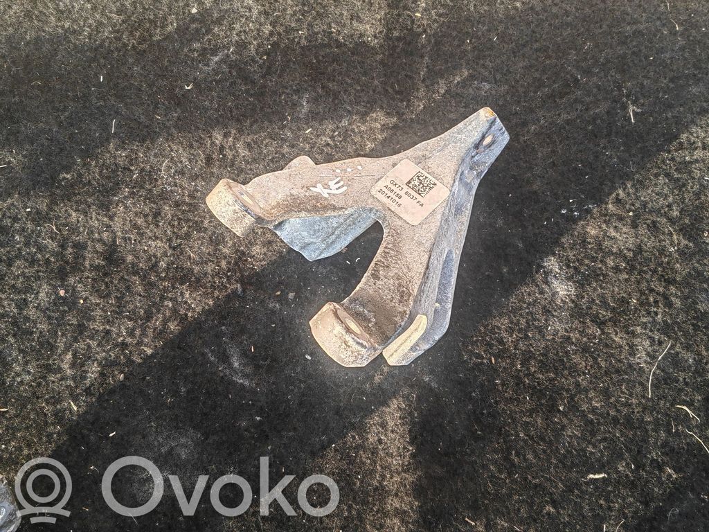 Jaguar XE Engine mounting bracket 