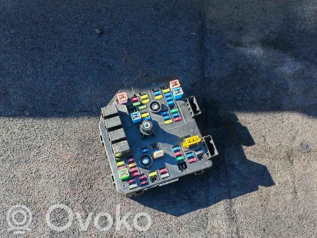 Opel Antara Saugiklių blokas 
