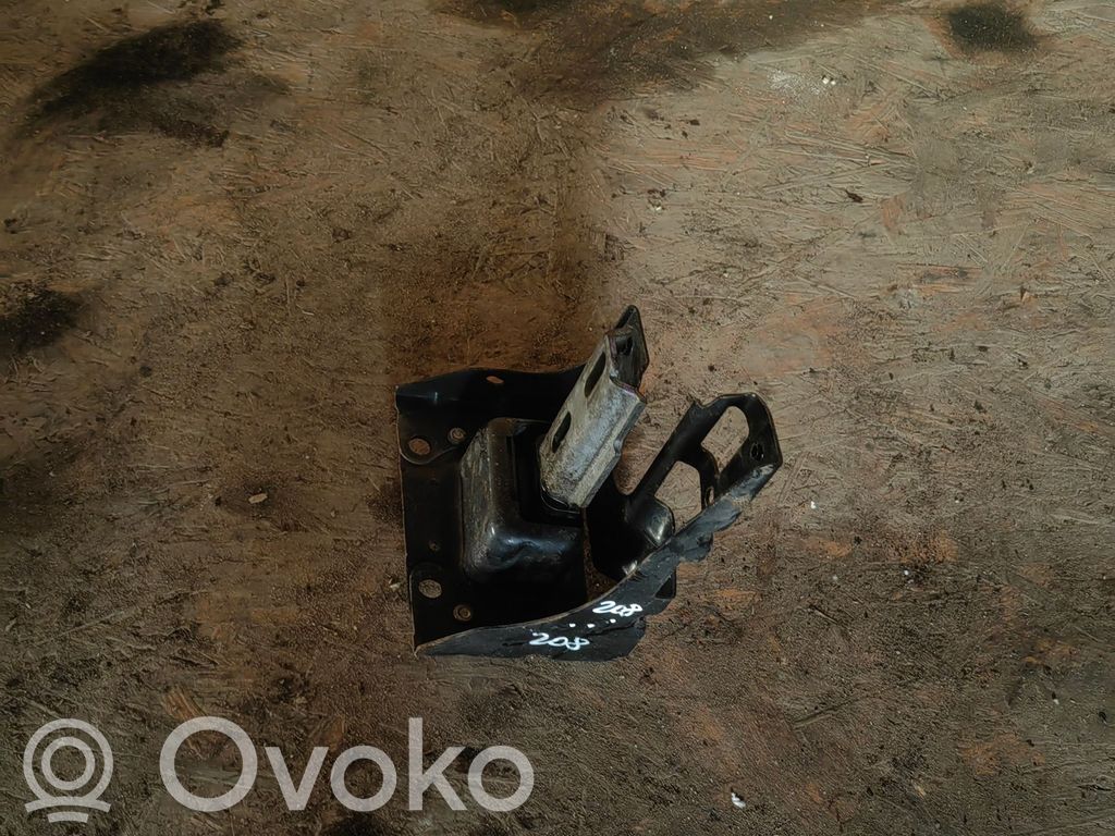 Peugeot 208 I Engine mount bracket 