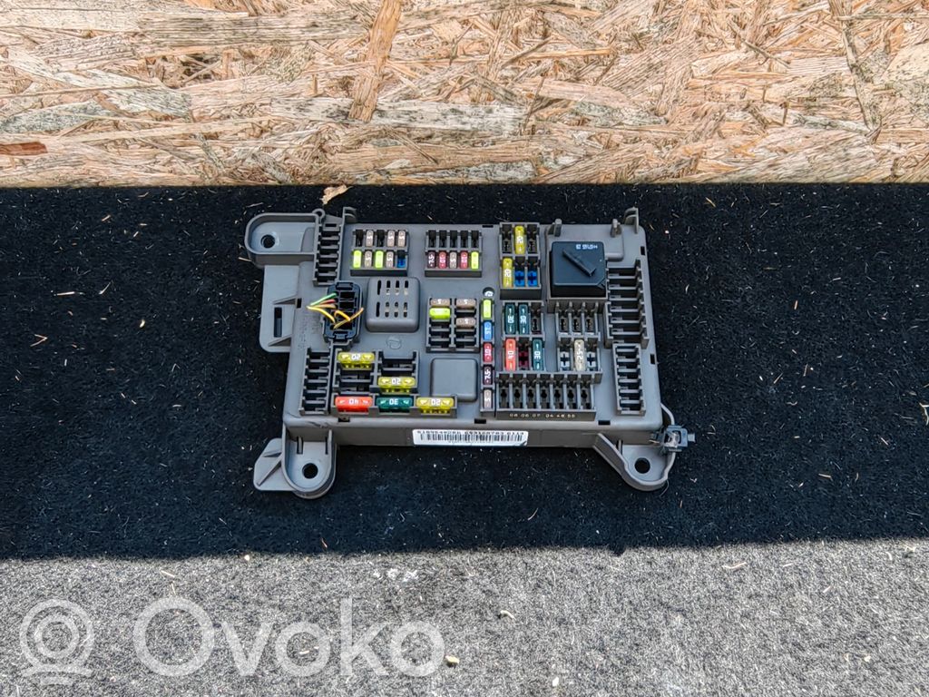 BMW X5 E70 Fuse module 